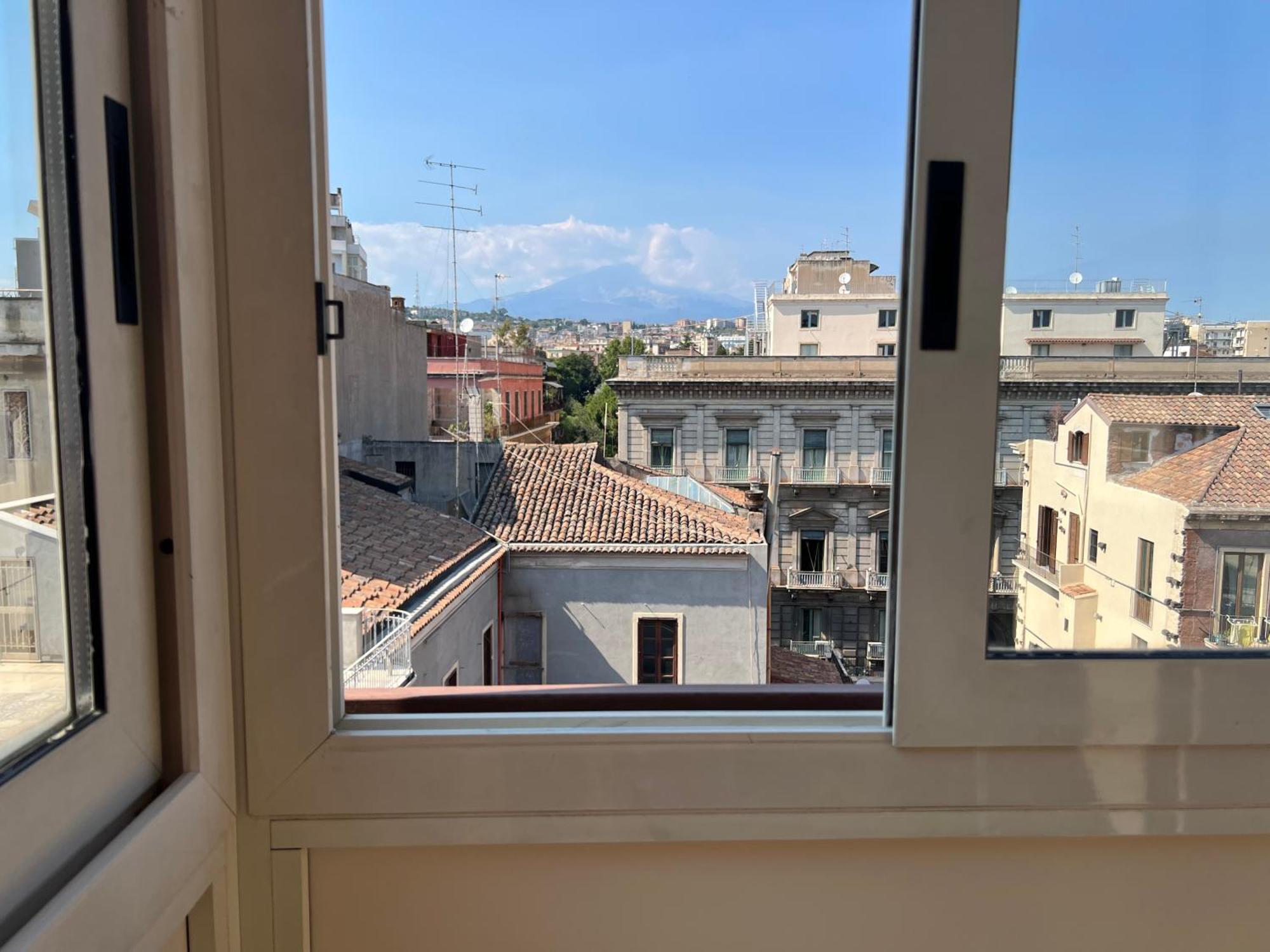 Wonderful Via Etnea Apartment Catania Ngoại thất bức ảnh